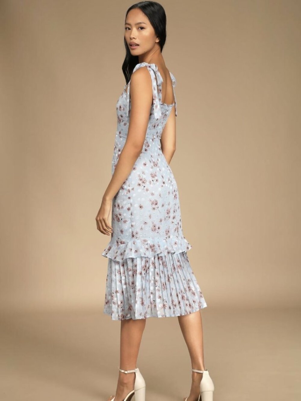 NWT Lulus Terrace Views Light Blue Floral Print Tiered Midi Dress (size S) - Picture 3 of 9